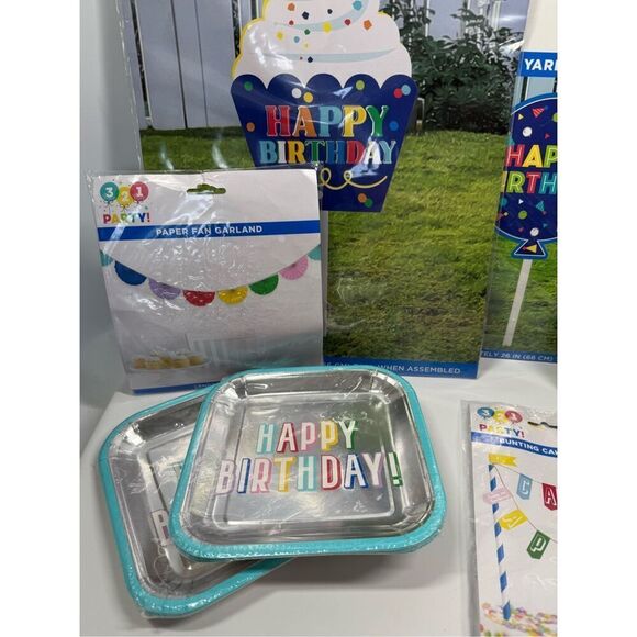 D28    Party Decorations- 8 piece party decorations, balloon, plates, yard signs - Picture 3 of 4